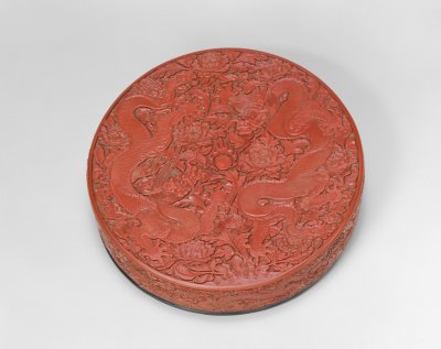 图片[1]-Carved red round box with double dragons and peony patterns-China Archive